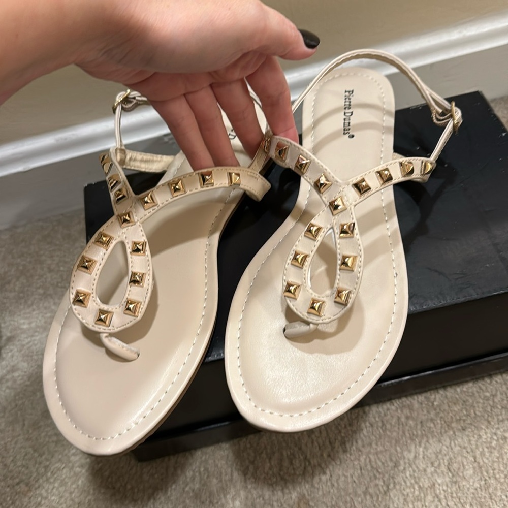 Light nude sandals never been worn